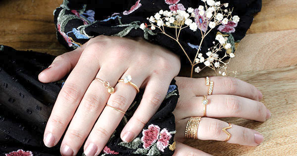 Stacking of PureCrystal gold cabochon rings Stacking of PureCrystal gold cabochon rings