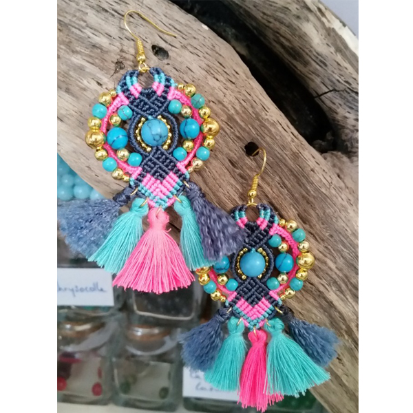 Bohemian micro macramé earrings with tassels Bohemian micro macramé earrings with tassels