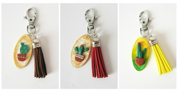 Cactus key ring in polymer clay and pompons Cactus key ring in polymer clay and pompons