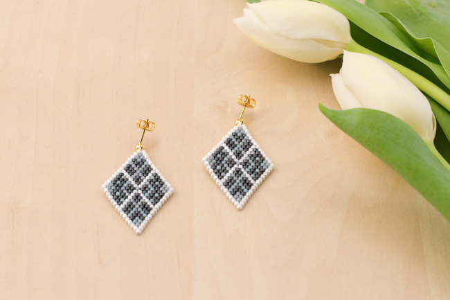 Blue Miyuki Beaded Rhombus Earrings Material List Boucles d'oreilles tissées losange en perles Miyuki bleues liste de matériel