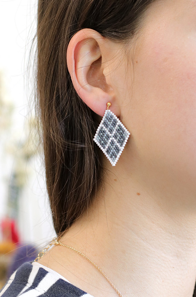 Diamond beaded earrings Miyuki brick stitch pinterest 2 Boucles d'oreilles tissées losange en perles Miyuki brick stitch pinterest 2