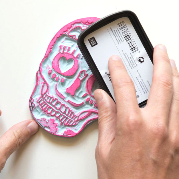 DIY Mexican Calavera Skull Postcard with a Hand-Carved Rubber Stamp DIY Mexican Calavera Skull Postcard with a Hand-Carved Rubber Stamp