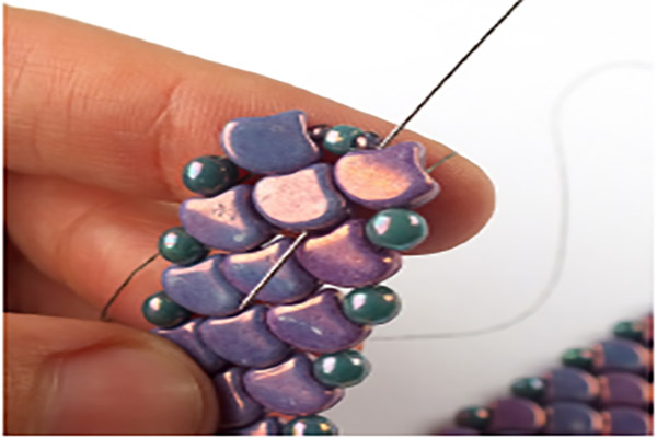 step 8 bracelet imitation snake glass beads Ginko