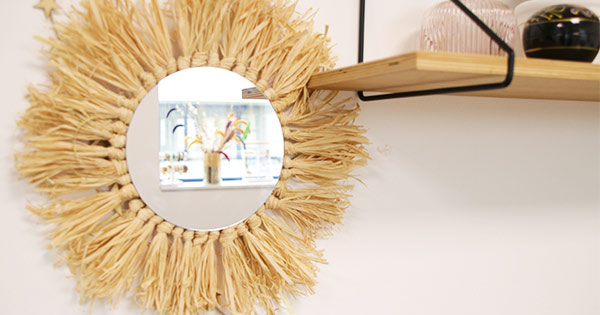 DIY Raffia fringed mirror DIY Raffia fringed mirror