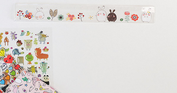 DIY tutorial ruler in epoxy resin and kawai stickers DIY tutorial ruler in epoxy resin and kawai stickers