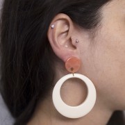 18 mm round acrylic earstuds - Dark blue marble x2
