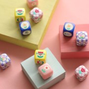 14mm acrylic cube bead - check and flower pattern - Violet - White x1