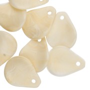 Curved flower petals 14x10.5 mm in resin - Cream marbled x8