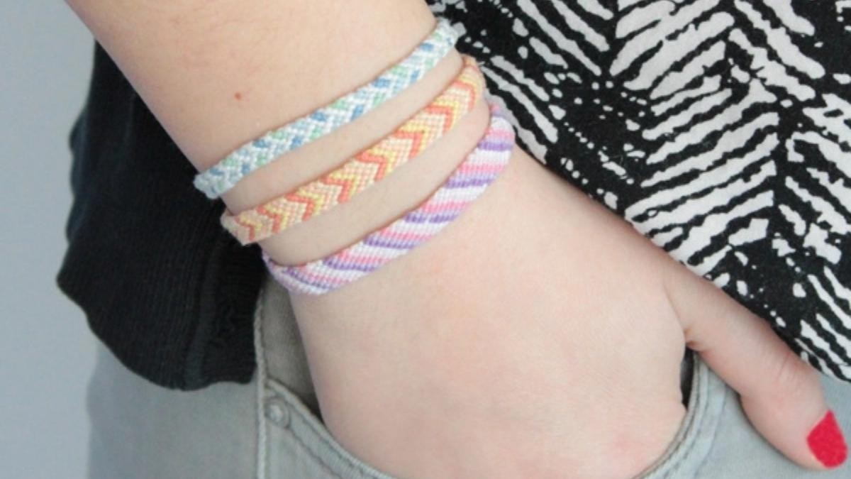 Learn how to tie a Brazilian bracelet knot Learn how to tie a Brazilian bracelet knot