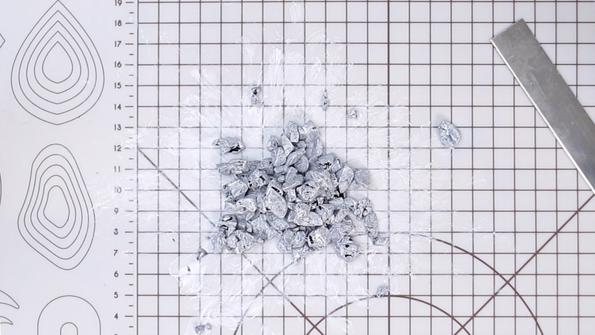 Learn how to create a white marble effect in polymer : Step 2 Learn how to create a white marble effect in polymer : Step 2