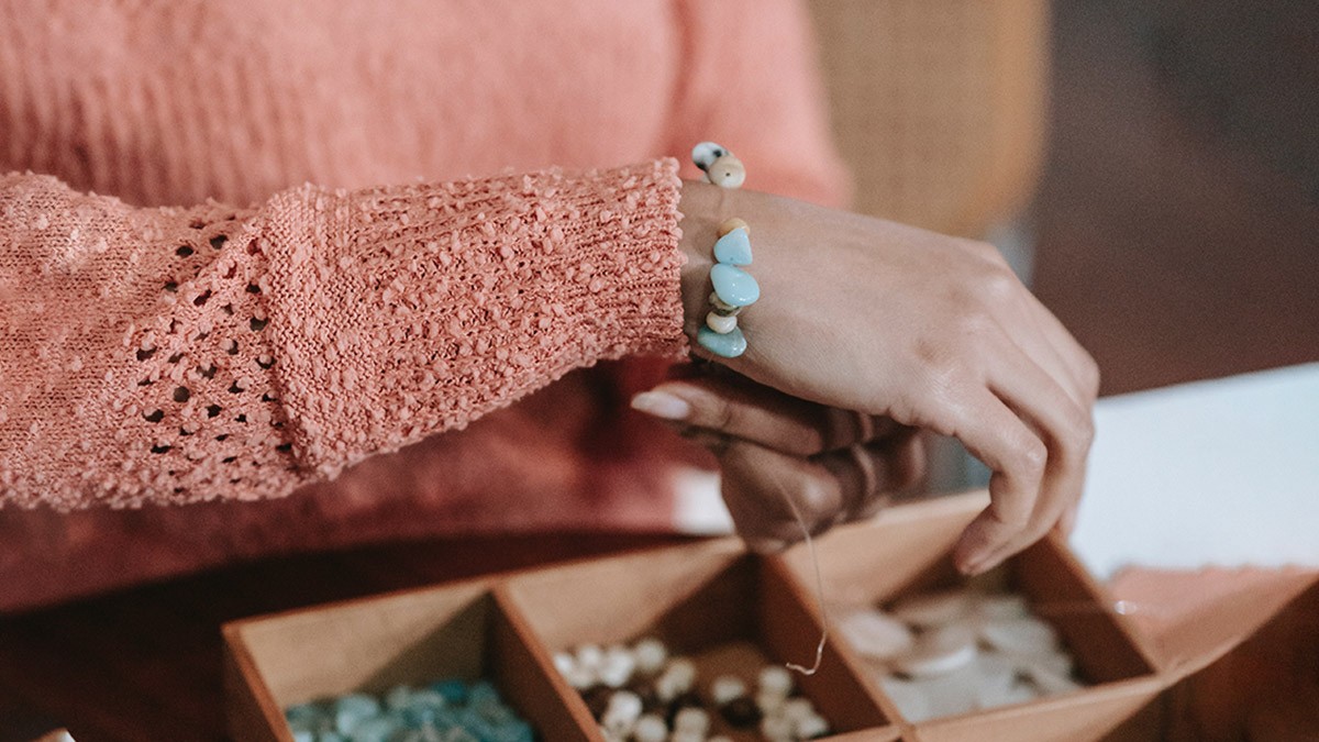 How much wire should I cut to make a piece of jewelry? How much wire should I cut to make a piece of jewelry?