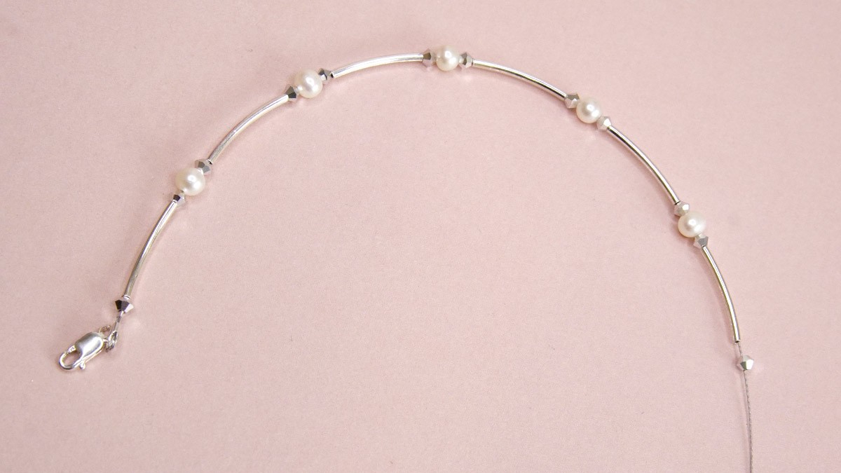 Semi-rigid 925 silver bracelet with freshwater pearls : Step 2 Semi-rigid 925 silver bracelet with freshwater pearls : Step 2