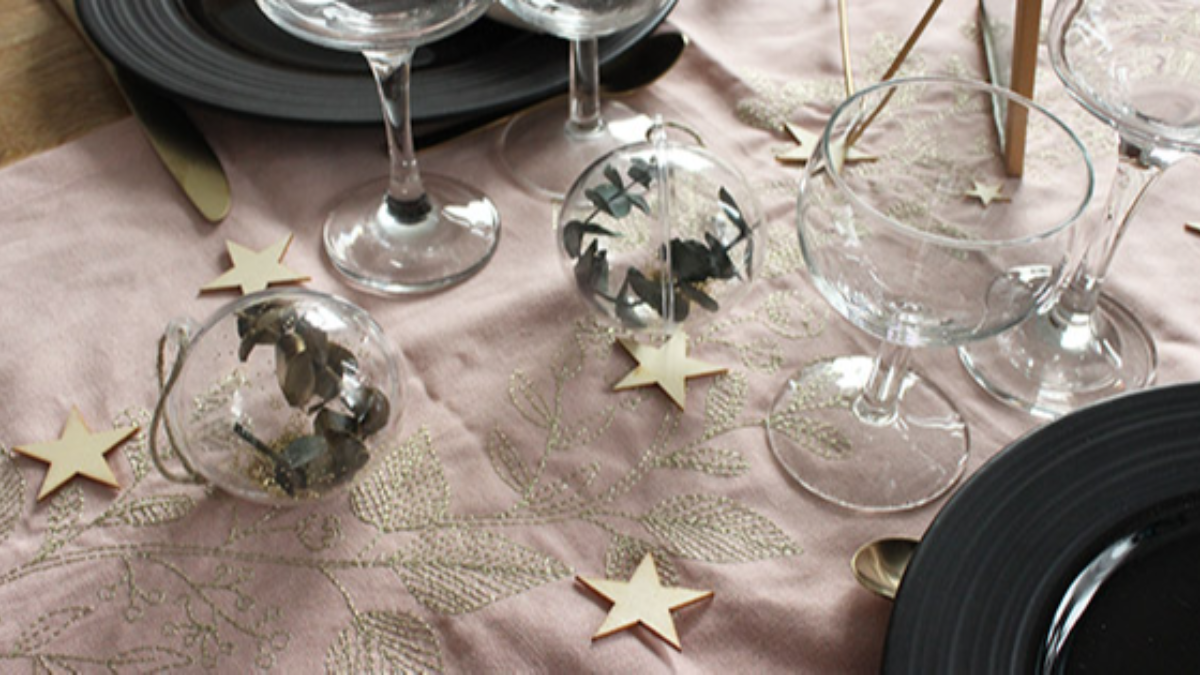 DIY Nature Christmas ball with eucalyptus DIY Nature Christmas ball with eucalyptus