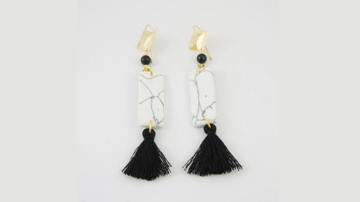 Marble-effect polymer clay earrings with tassels Marble-effect polymer clay earrings with tassels