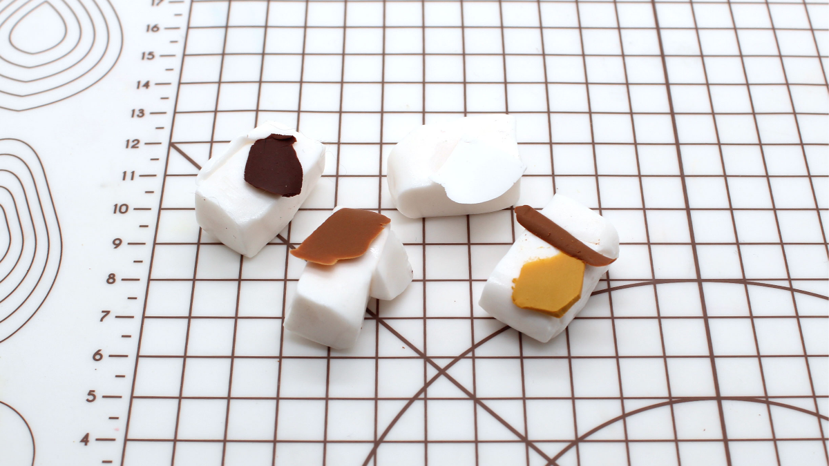 Polymer clay curved beads bracelet : Step 2 Polymer clay curved beads bracelet : Step 2