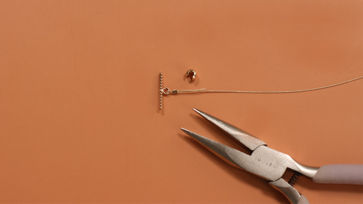 Asymmetrical necklace with gold filled chain and natural garnet and carnelian gems : Step 4 Asymmetrical necklace with gold filled chain and natural garnet and carnelian gems : Step 4