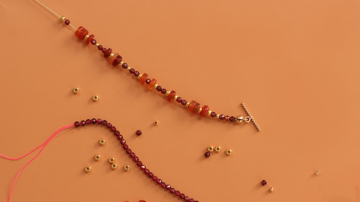 Asymmetrical necklace with gold filled chain and natural garnet and carnelian gems : Step 5 Asymmetrical necklace with gold filled chain and natural garnet and carnelian gems : Step 5