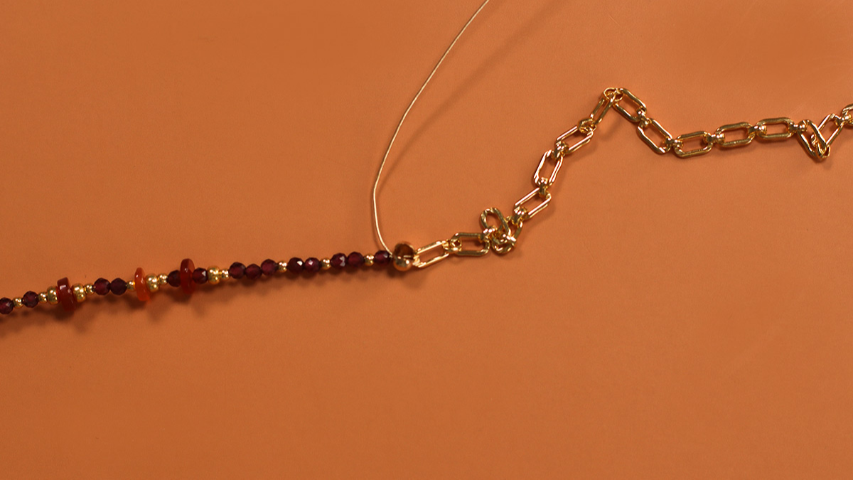 Asymmetrical necklace with gold filled chain and natural garnet and carnelian gems : Step 6 Asymmetrical necklace with gold filled chain and natural garnet and carnelian gems : Step 6