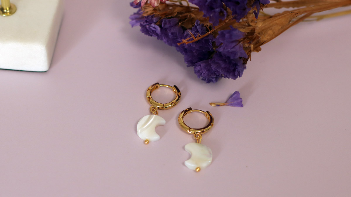 Schema DIY Gold Tone Créoles with pearl charms Schema DIY Gold Tone Créoles with pearl charms