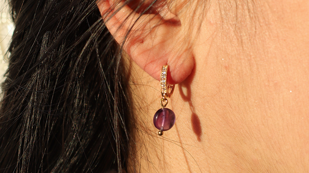 DIY Gold Tone Créoles with pearl charms : Step 3 DIY Gold Tone Créoles with pearl charms : Step 3