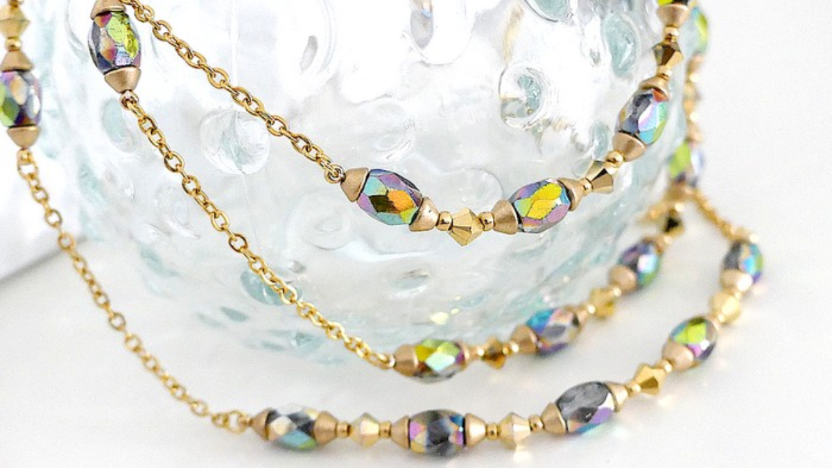 Tuto Chain K'Neil by Puca with Konos and Baros glass beads Tuto Chain K'Neil by Puca with Konos and Baros glass beads