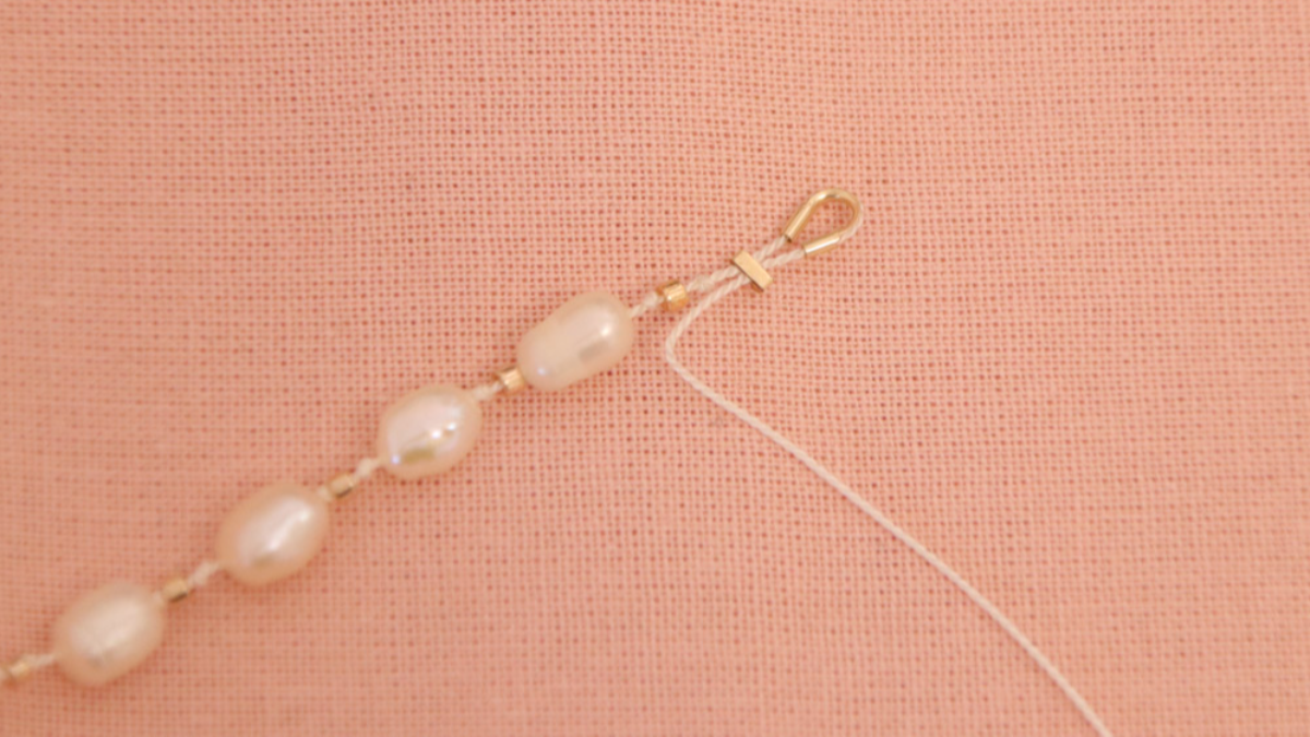 Freshwater pearl necklace with gold filled clasp : Step 3 Freshwater pearl necklace with gold filled clasp : Step 3