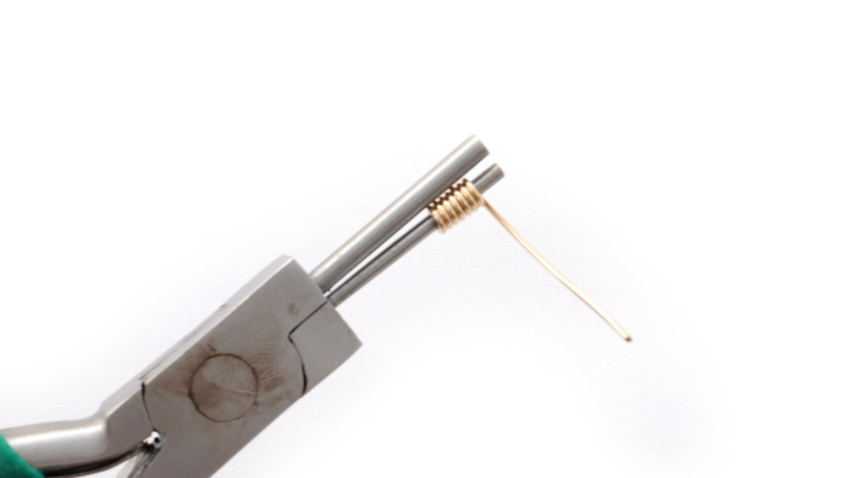 Create your own gold filled wire and gemstone ring : Step 2 Create your own gold filled wire and gemstone ring : Step 2