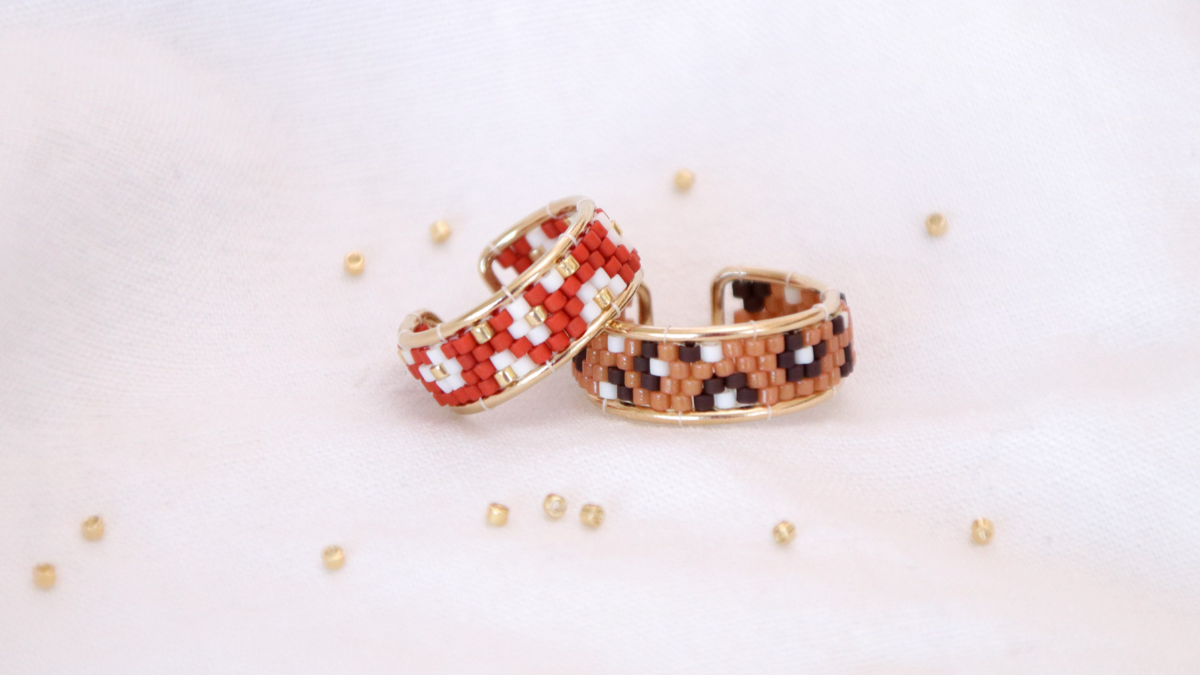 Schema Miyuki ring in Peyote Pair with panther and leopard motif Schema Miyuki ring in Peyote Pair with panther and leopard motif