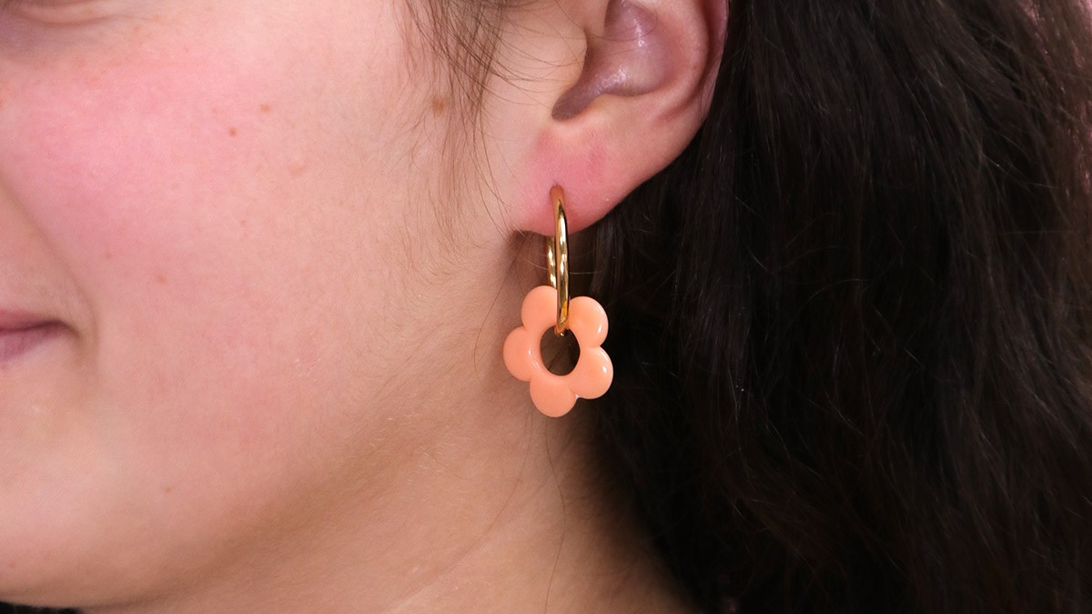DIY Easy-to-make Peach Fuzz earrings DIY Easy-to-make Peach Fuzz earrings
