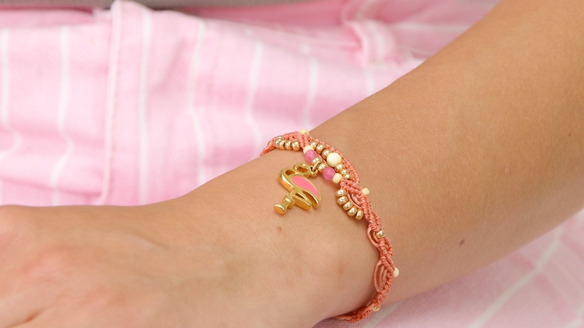 Summer bracelet in micro-macramé Summer bracelet in micro-macramé