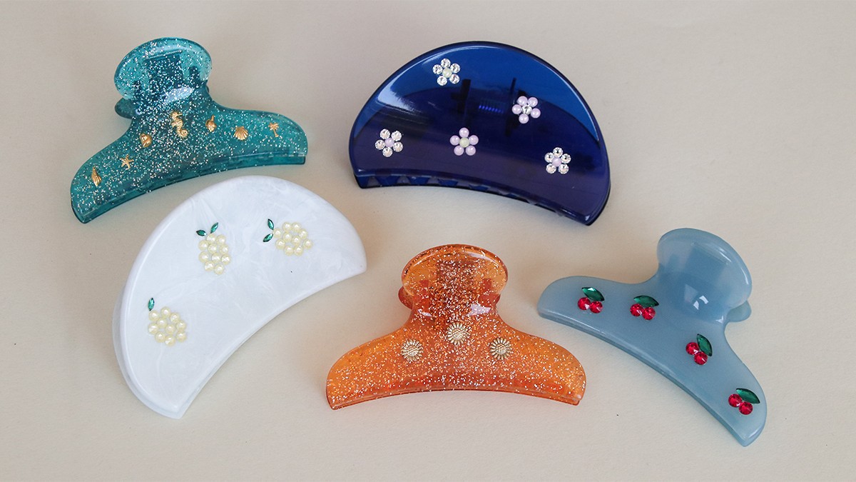 Seashell and summer fruit hair clips with PureCrystal rhinestones Seashell and summer fruit hair clips with PureCrystal rhinestones