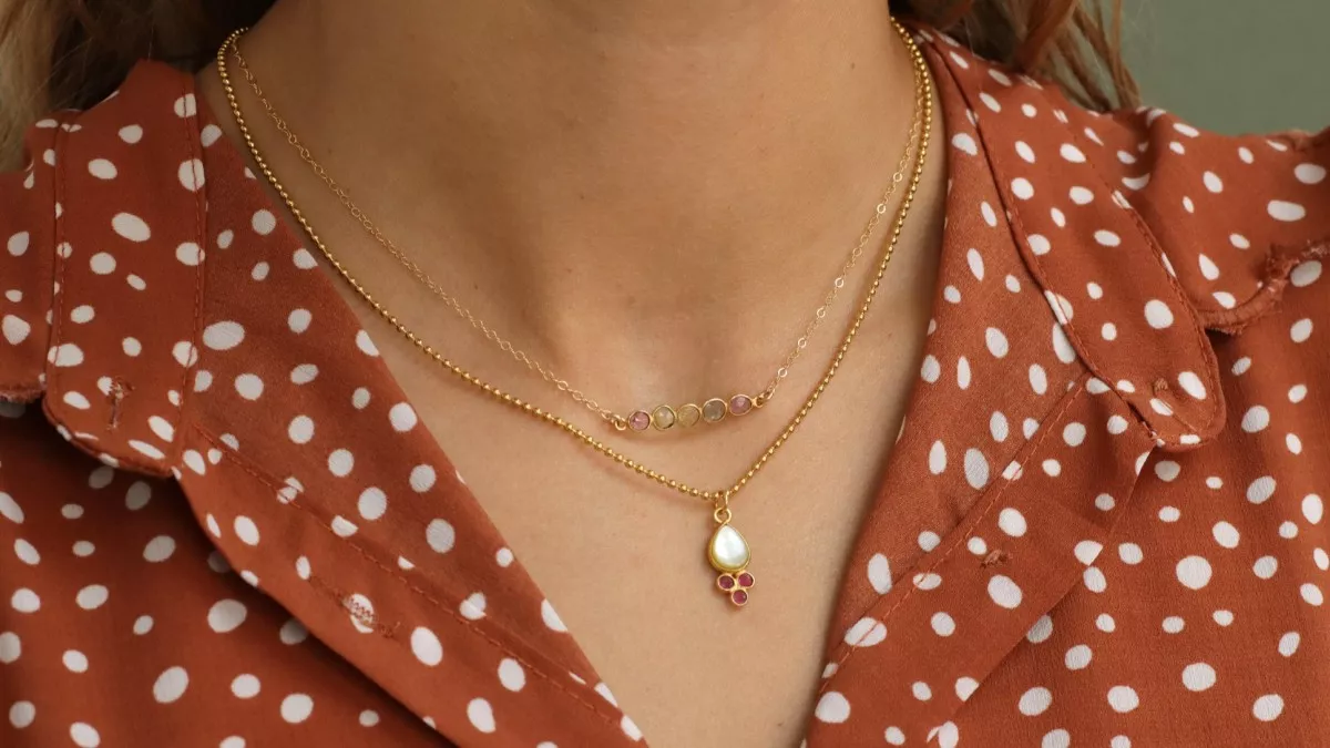 Natural stone and mother-of-pearl necklaces Natural stone and mother-of-pearl necklaces