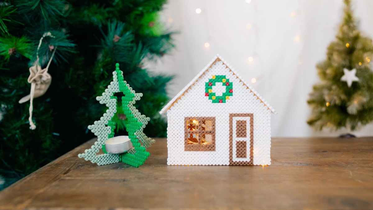 Christmas ornaments with organic Hama beads Christmas ornaments with organic Hama beads