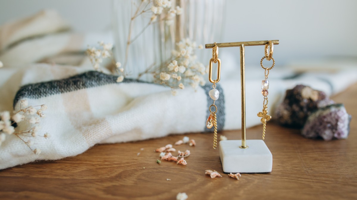 Lucky asymmetrical dangling earrings Lucky asymmetrical dangling earrings