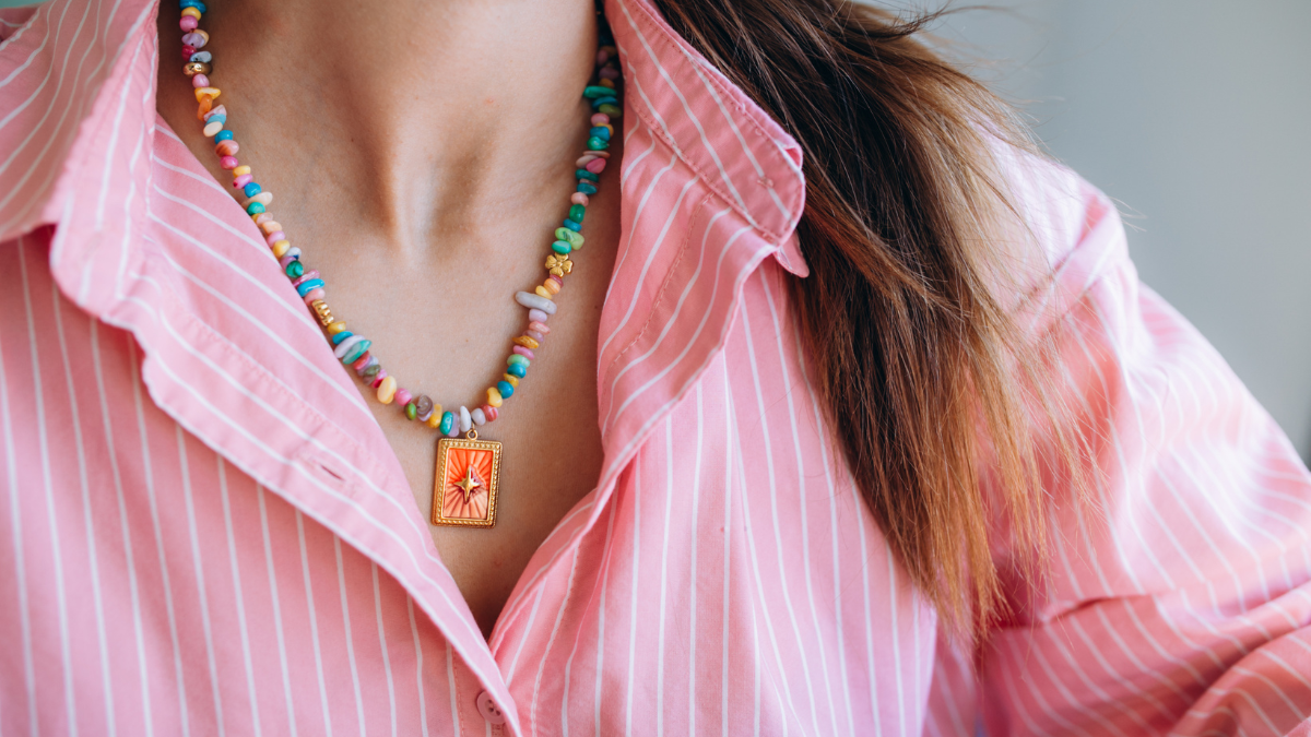 Multicolored pearl necklace and stainless steel pendant Multicolored pearl necklace and stainless steel pendant