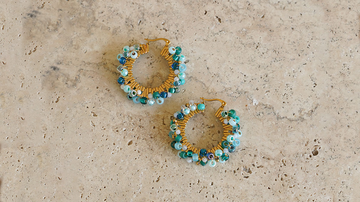 Creoles in seed beads and natural stones Creoles in seed beads and natural stones