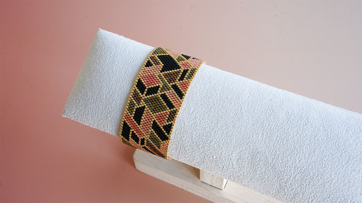 Diagram for graphic cuff Diagram for graphic cuff