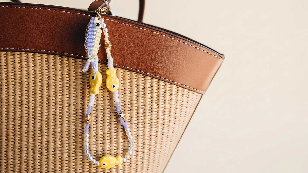 Keychain with a fish pendant made of seed beads Keychain with a fish pendant made of seed beads