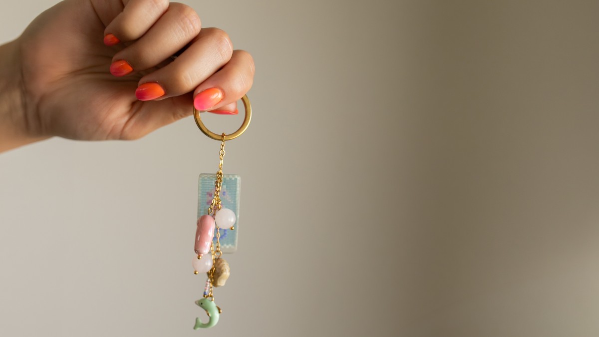Square key chain made with an odd-numbered peyote stitch in a seahorse pattern Square key chain made with an odd-numbered peyote stitch in a seahorse pattern