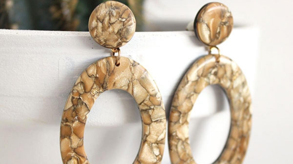 Cernit métallic champagne marble-effect earrings Cernit métallic champagne marble-effect earrings